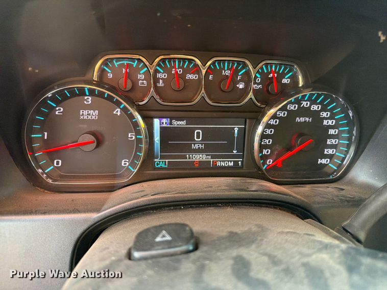 image for item DQ0060 2015 Chevrolet Silverado 2500HD Crew Cab pickup truck