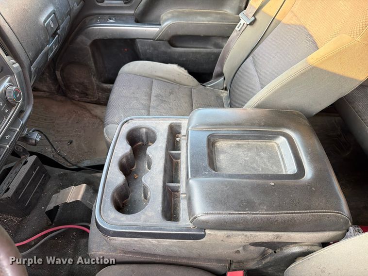 image for item DQ0060 2015 Chevrolet Silverado 2500HD Crew Cab pickup truck