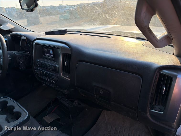 image for item DQ0060 2015 Chevrolet Silverado 2500HD Crew Cab pickup truck