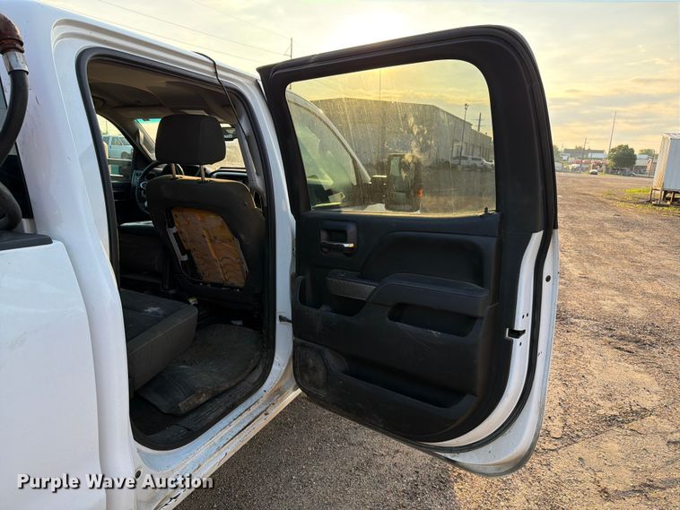 image for item DQ0060 2015 Chevrolet Silverado 2500HD Crew Cab pickup truck