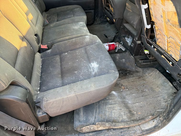 image for item DQ0060 2015 Chevrolet Silverado 2500HD Crew Cab pickup truck