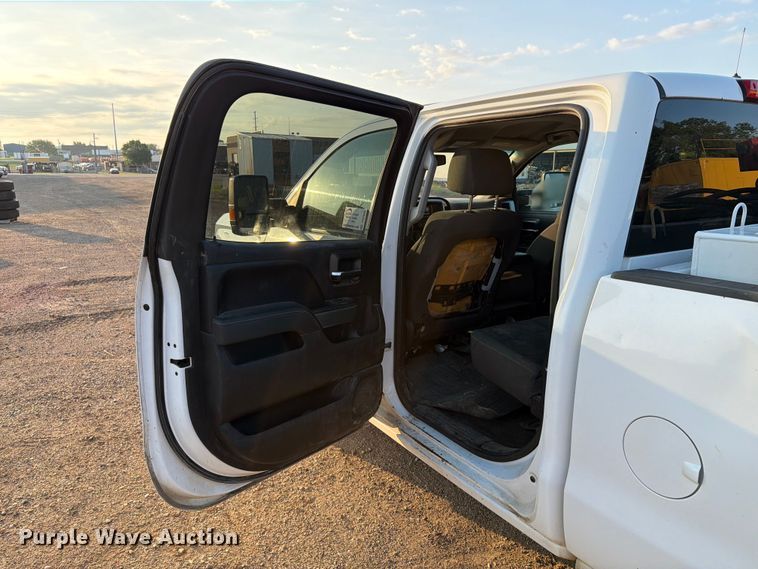 image for item DQ0060 2015 Chevrolet Silverado 2500HD Crew Cab pickup truck