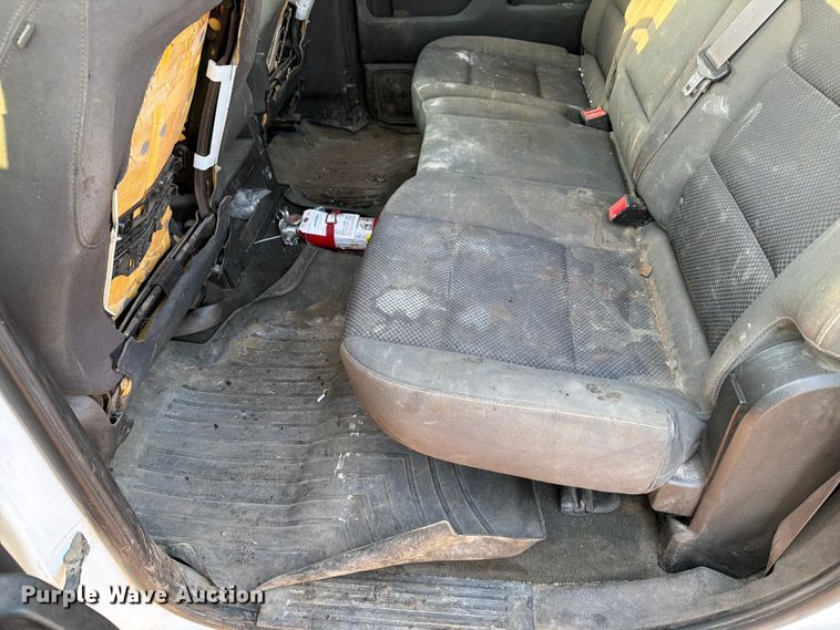 image for item DQ0060 2015 Chevrolet Silverado 2500HD Crew Cab pickup truck
