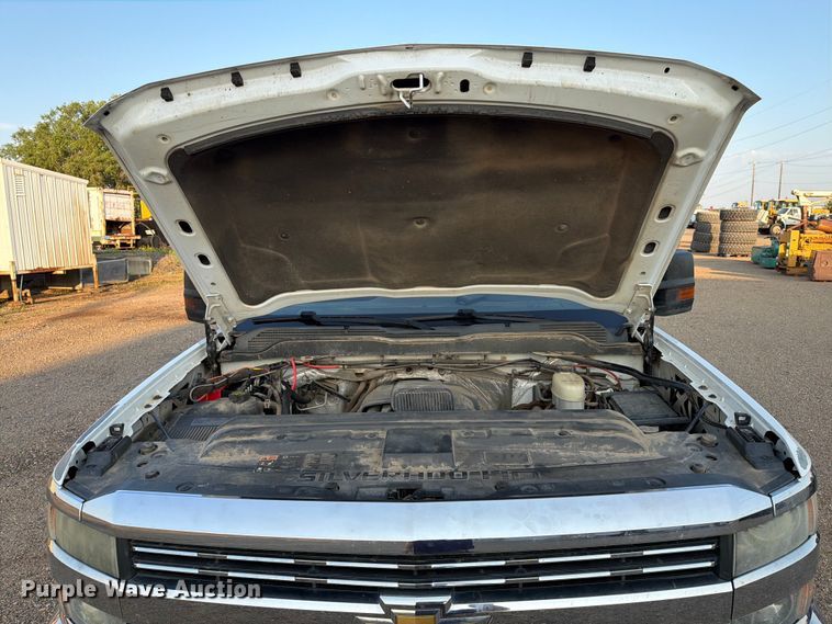 image for item DQ0060 2015 Chevrolet Silverado 2500HD Crew Cab pickup truck