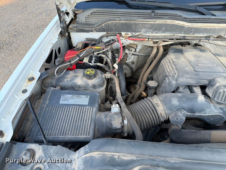 image for item DQ0060 2015 Chevrolet Silverado 2500HD Crew Cab pickup truck