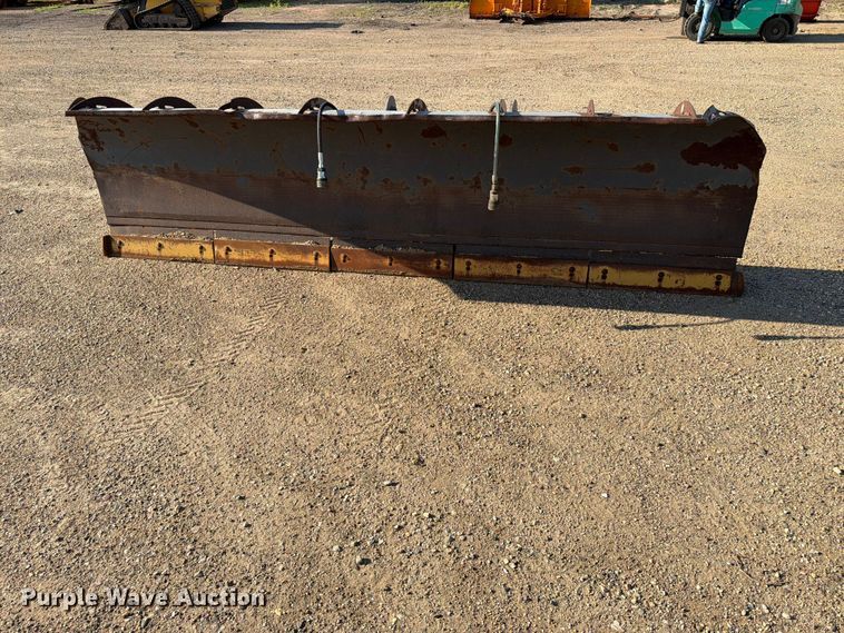 image for item DQ0062 2004 Holmes Industri AB TKHP-4.0 snow plow