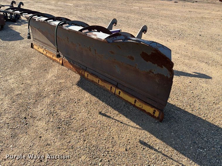 image for item DQ0062 2004 Holmes Industri AB TKHP-4.0 snow plow