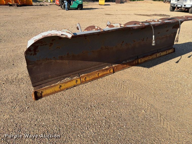 image for item DQ0062 2004 Holmes Industri AB TKHP-4.0 snow plow
