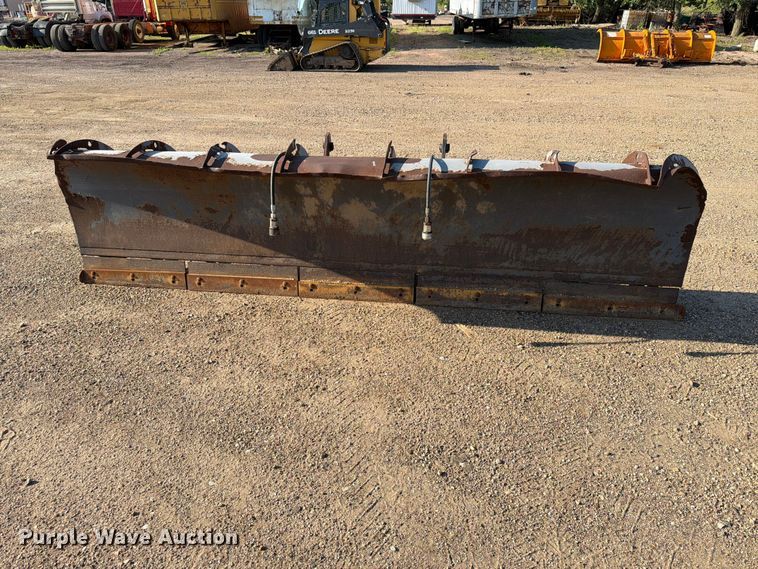 image for item DQ0063 2008 Holmes Industri AB TKHP-4.0 snow plow