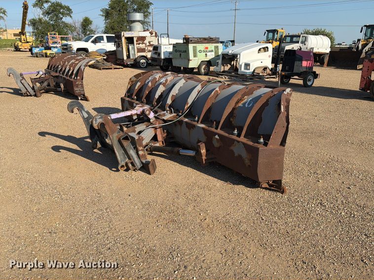 image for item DQ0063 2008 Holmes Industri AB TKHP-4.0 snow plow