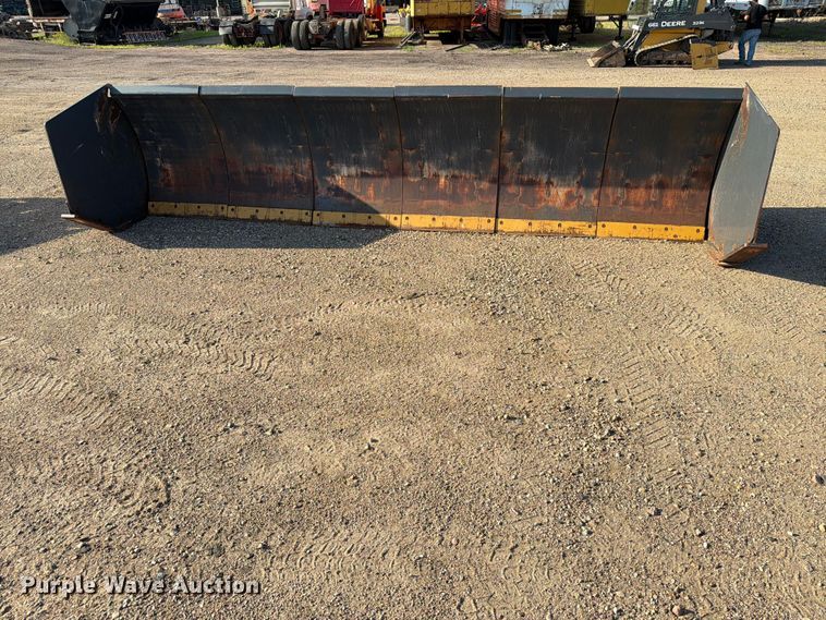 image for item DQ0064 2017 CNH Industrial HD 17 snow pusher