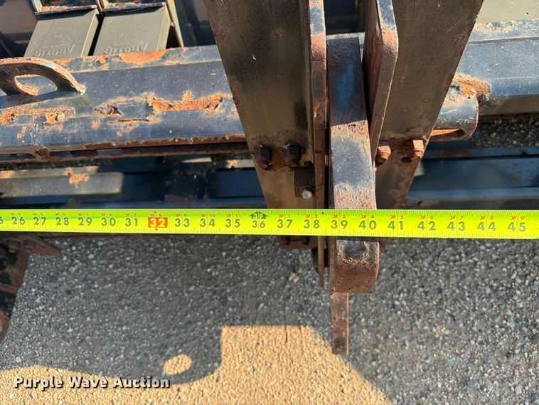 image for item DQ0064 2017 CNH Industrial HD 17 snow pusher