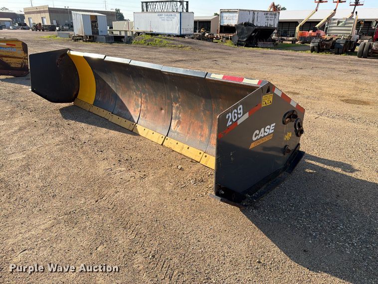 image for item DQ0065 2016 CNH Industrial 17HD snow pusher