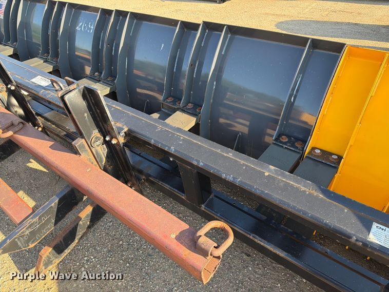 image for item DQ0065 2016 CNH Industrial 17HD snow pusher
