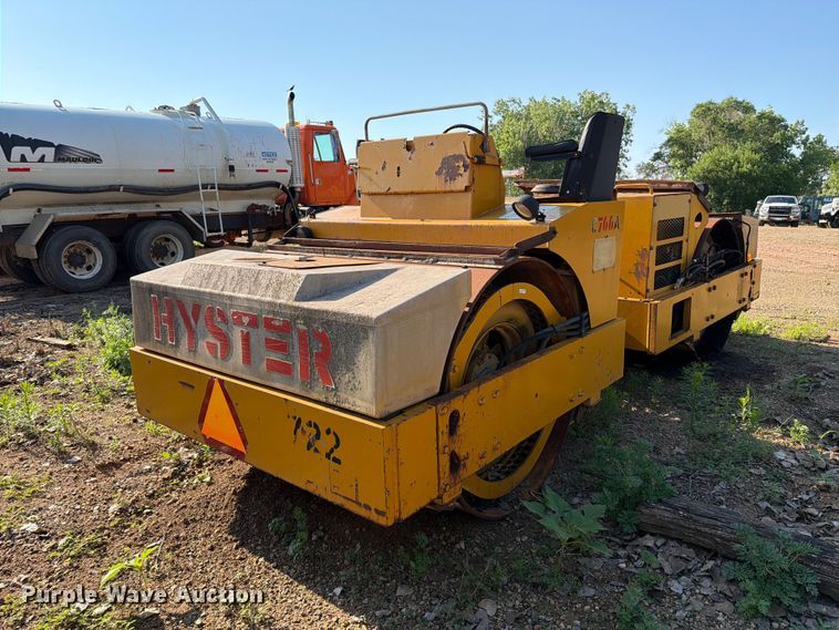 image for item DQ0068 Hyster C766A double drum vibratory roller