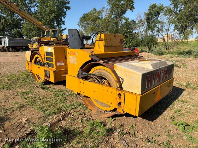 image for item DQ0068 Hyster C766A double drum vibratory roller