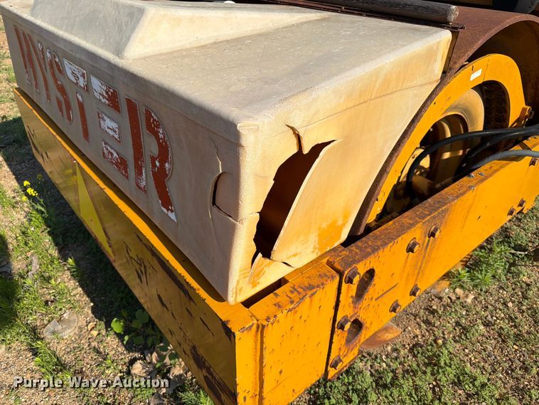 image for item DQ0068 Hyster C766A double drum vibratory roller