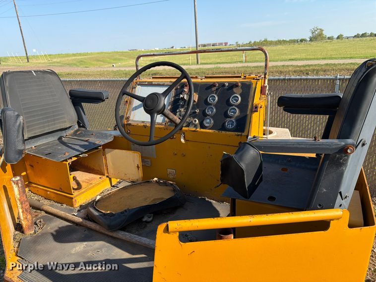image for item DQ0068 Hyster C766A double drum vibratory roller
