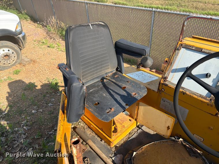 image for item DQ0068 Hyster C766A double drum vibratory roller