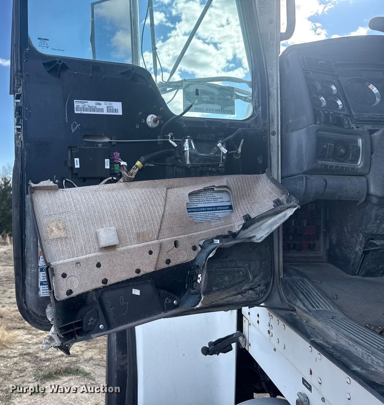 image for item DQ4230 2017 Kenworth W900 ready mix truck