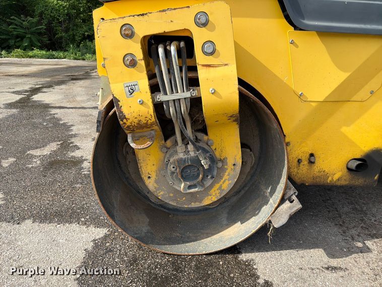 image for item DQ7839 2015 Bomag BW120-SL double drum vibratory roller
