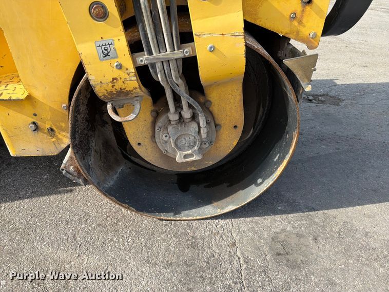 image for item DQ7839 2015 Bomag BW120-SL double drum vibratory roller