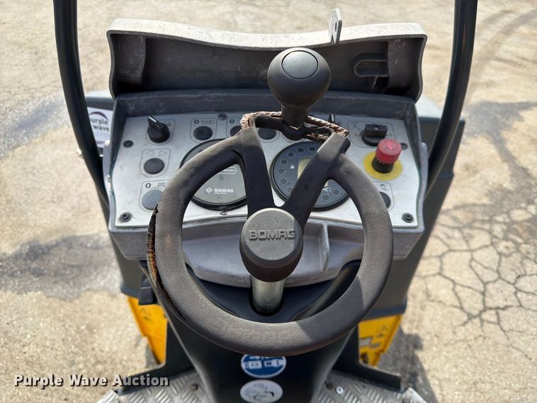 image for item DQ7839 2015 Bomag BW120-SL double drum vibratory roller