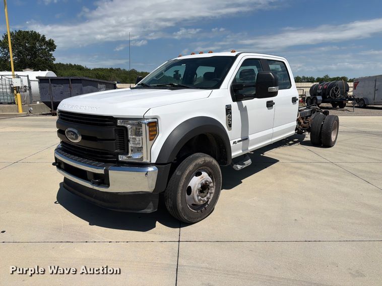 image for item DQ7842 2019 Ford F-450 truck cab and chassis