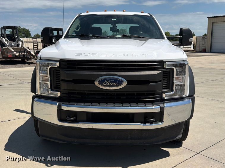 image for item DQ7842 2019 Ford F-450 truck cab and chassis