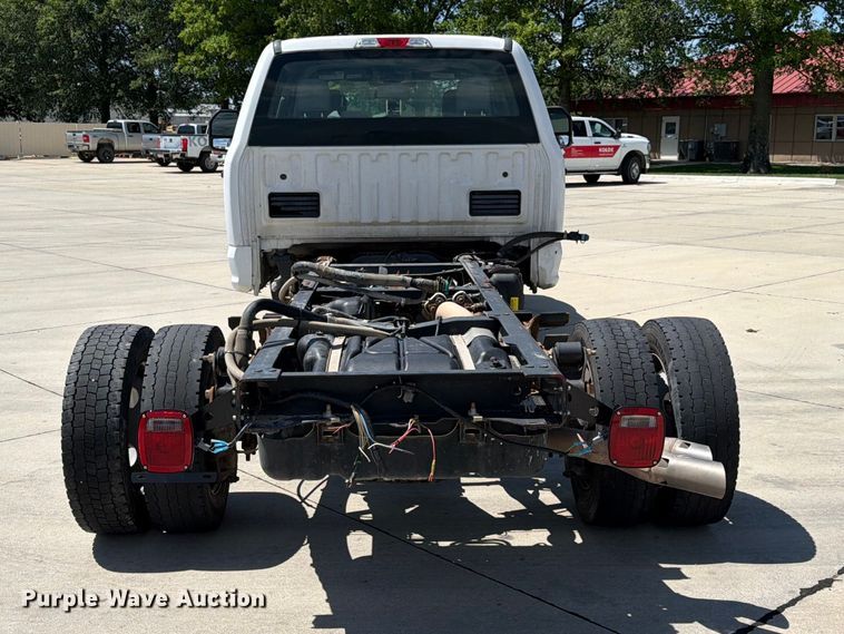 image for item DQ7842 2019 Ford F-450 truck cab and chassis