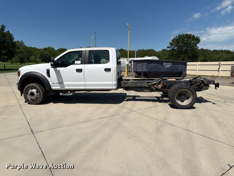 image for item DQ7842 2019 Ford F-450 truck cab and chassis