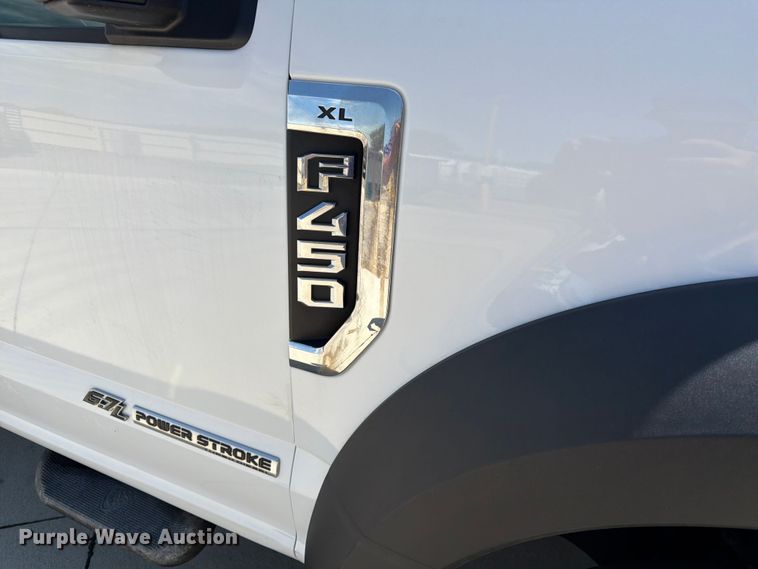 image for item DQ7842 2019 Ford F-450 truck cab and chassis
