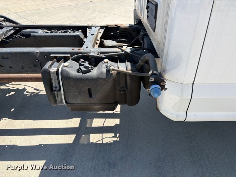 image for item DQ7842 2019 Ford F-450 truck cab and chassis