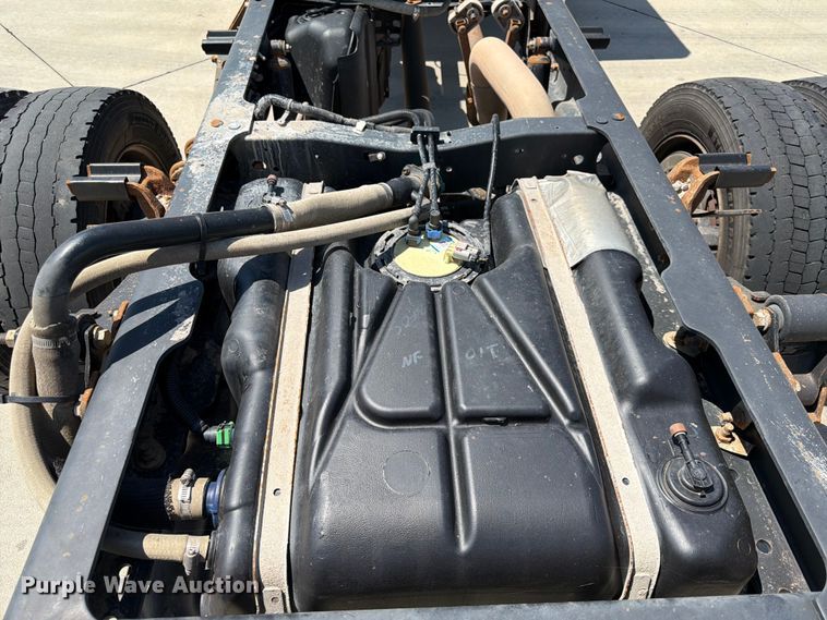 image for item DQ7842 2019 Ford F-450 truck cab and chassis