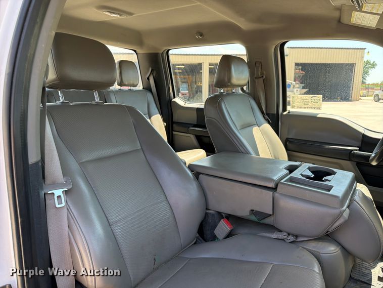 image for item DQ7842 2019 Ford F-450 truck cab and chassis