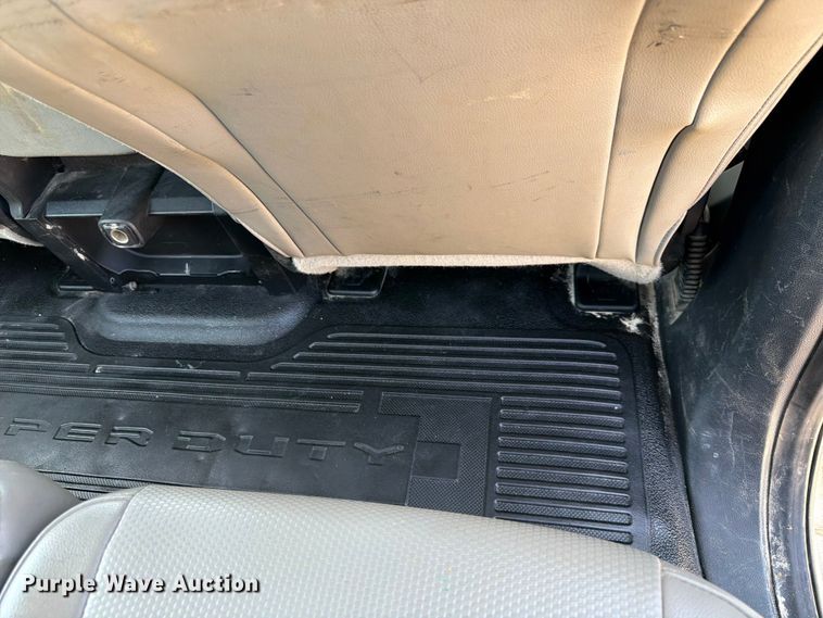 image for item DQ7842 2019 Ford F-450 truck cab and chassis