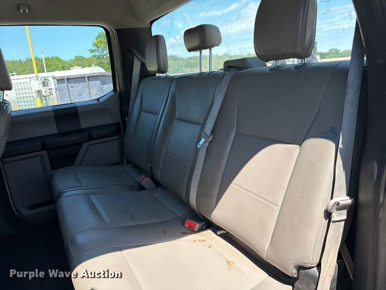 image for item DQ7842 2019 Ford F-450 truck cab and chassis
