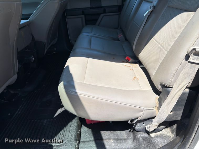 image for item DQ7842 2019 Ford F-450 truck cab and chassis