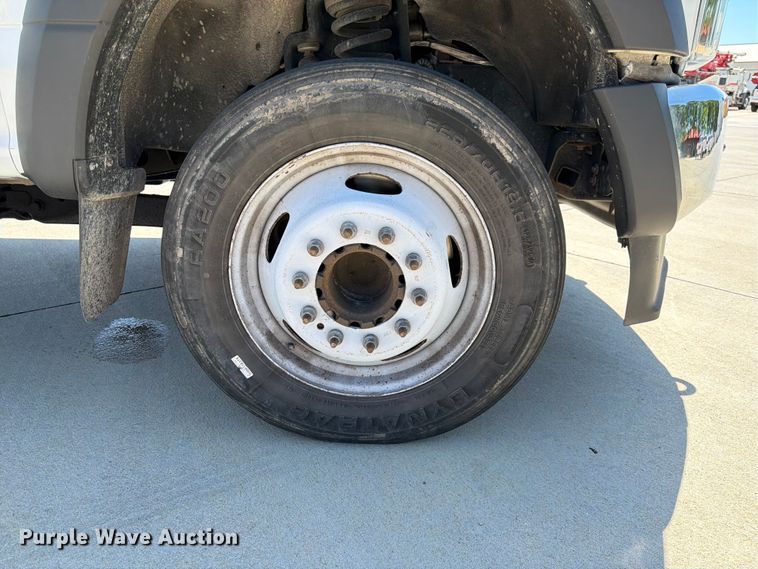 image for item DQ7842 2019 Ford F-450 truck cab and chassis