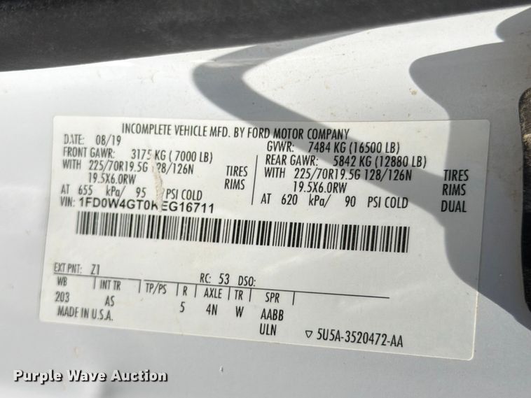 image for item DQ7842 2019 Ford F-450 truck cab and chassis