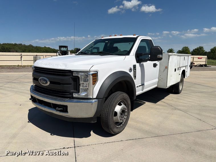 image for item DQ7843 2019 Ford F450 Super Duty utility / service truck