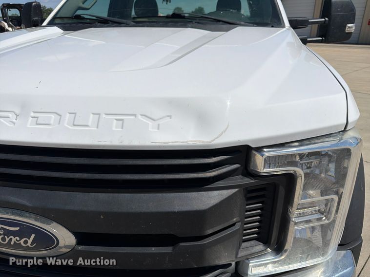 image for item DQ7843 2019 Ford F450 Super Duty utility / service truck