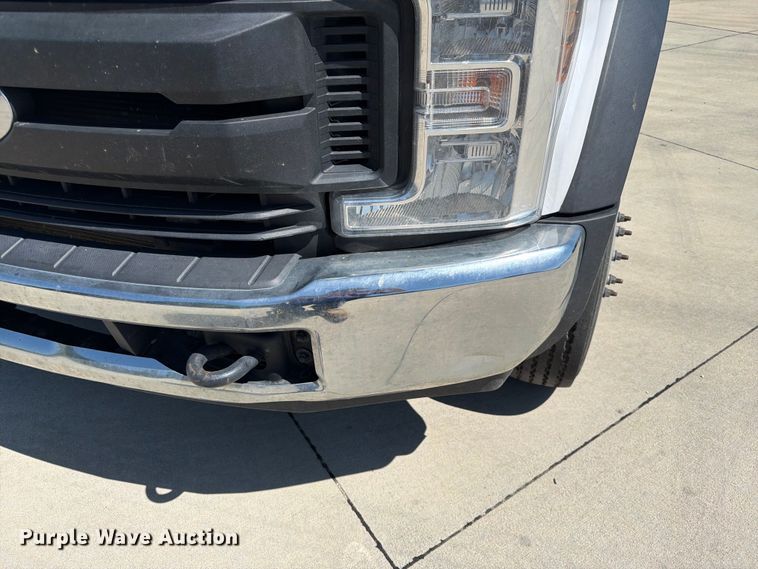 image for item DQ7843 2019 Ford F450 Super Duty utility / service truck