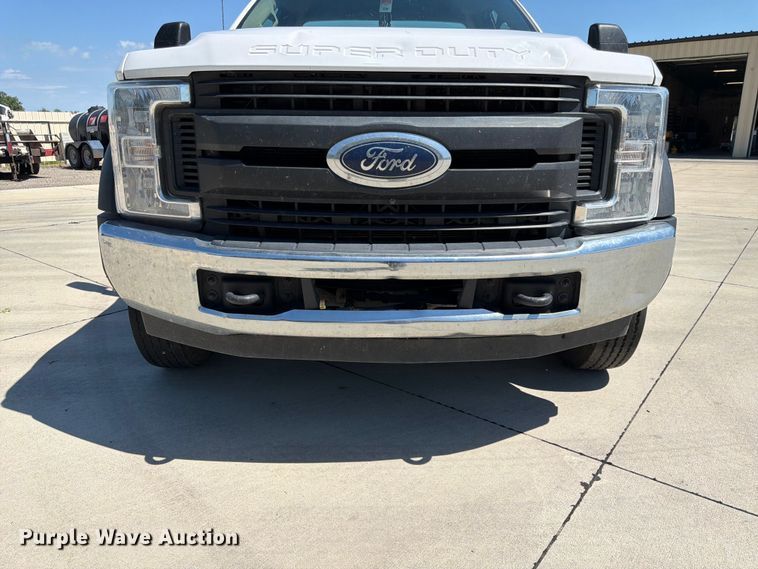 image for item DQ7843 2019 Ford F450 Super Duty utility / service truck