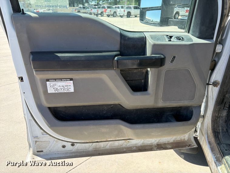 image for item DQ7843 2019 Ford F450 Super Duty utility / service truck