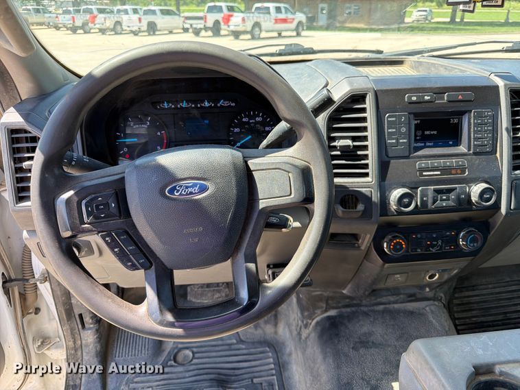 image for item DQ7843 2019 Ford F450 Super Duty utility / service truck