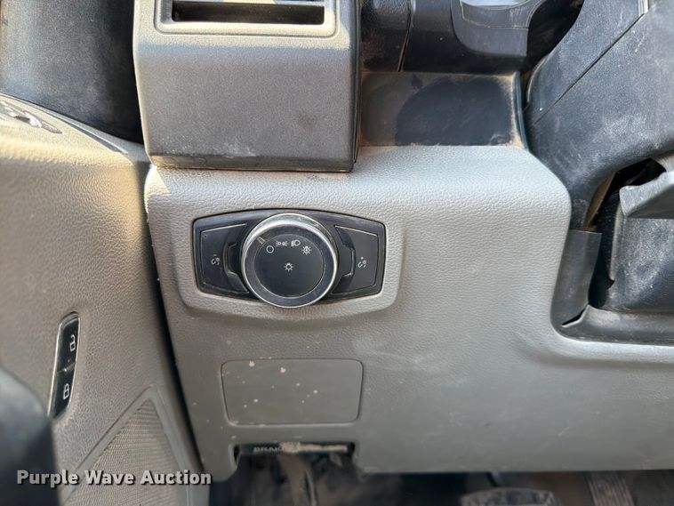 image for item DQ7843 2019 Ford F450 Super Duty utility / service truck