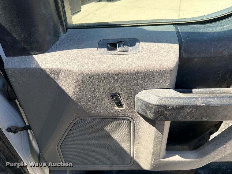 image for item DQ7843 2019 Ford F450 Super Duty utility / service truck