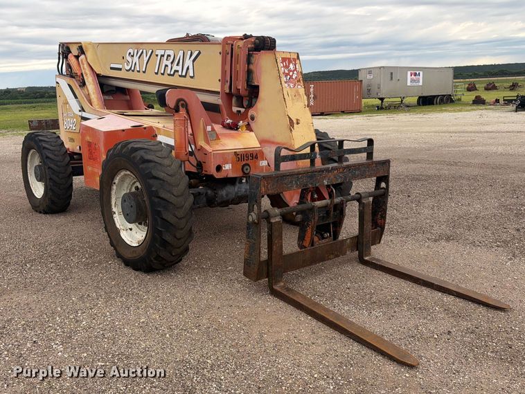 image for item DQ7870 2004 Sky Trac 8042 telehandler