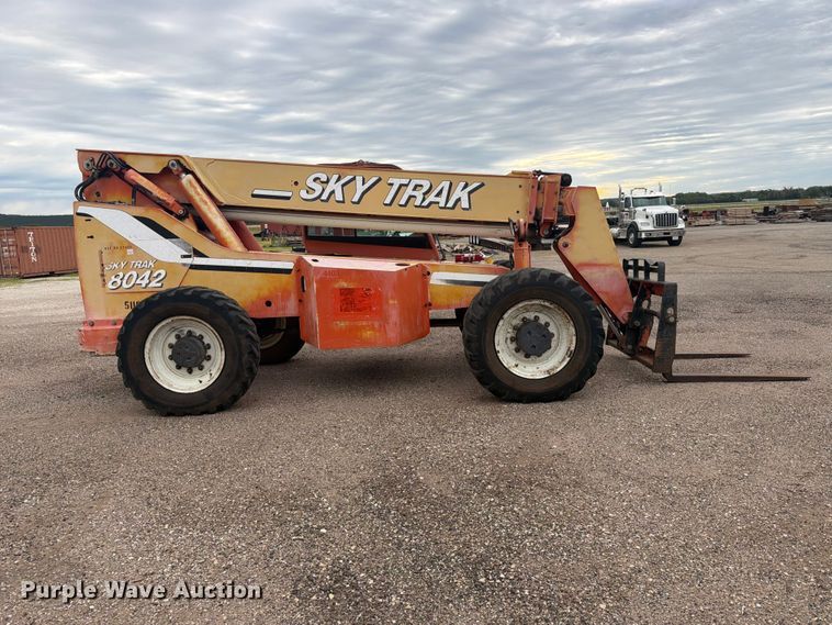 image for item DQ7870 2004 Sky Trac 8042 telehandler